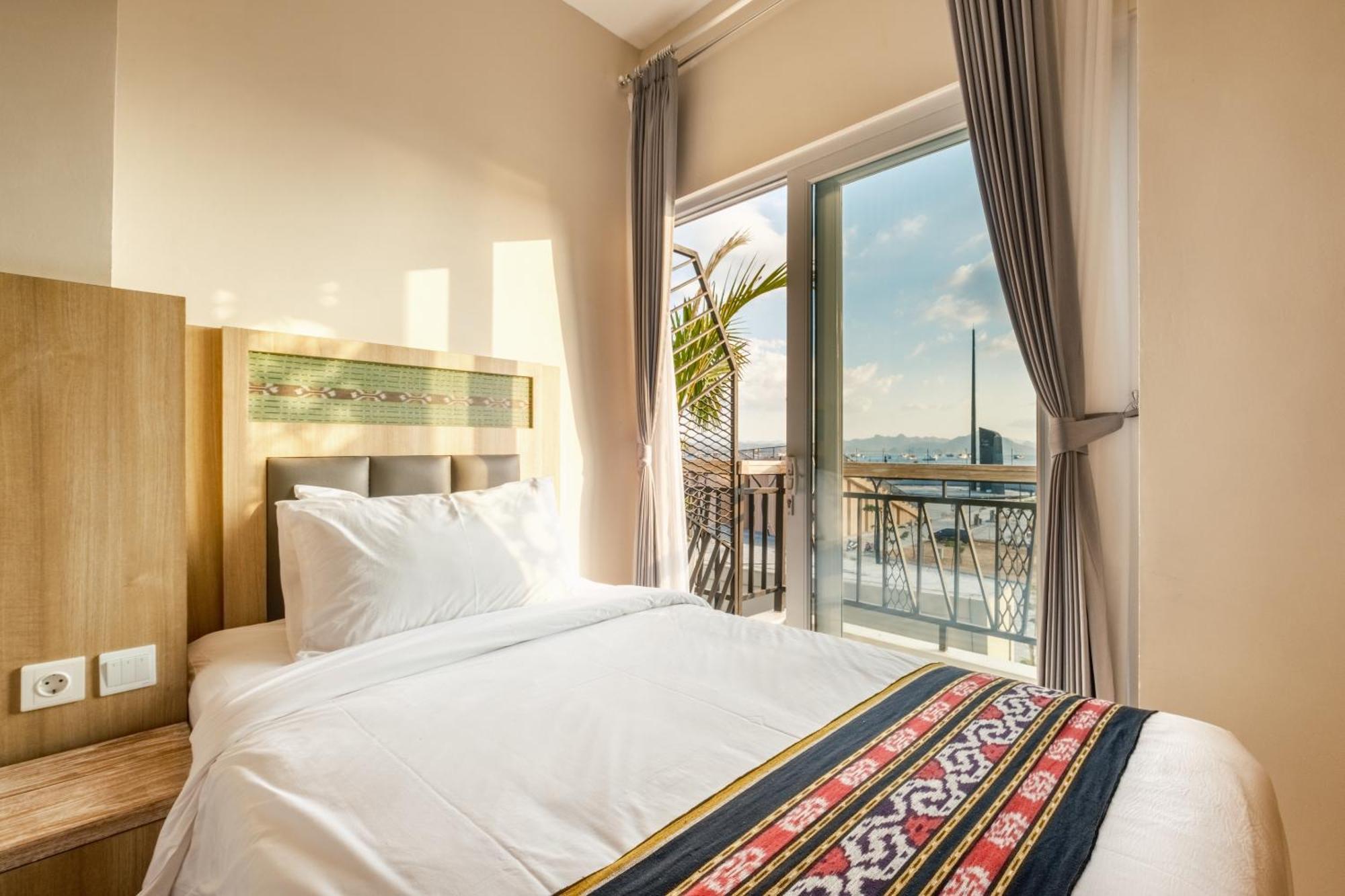Dejavu 2.0 Hotel Bajo Komodo 라부안 바조 외부 사진